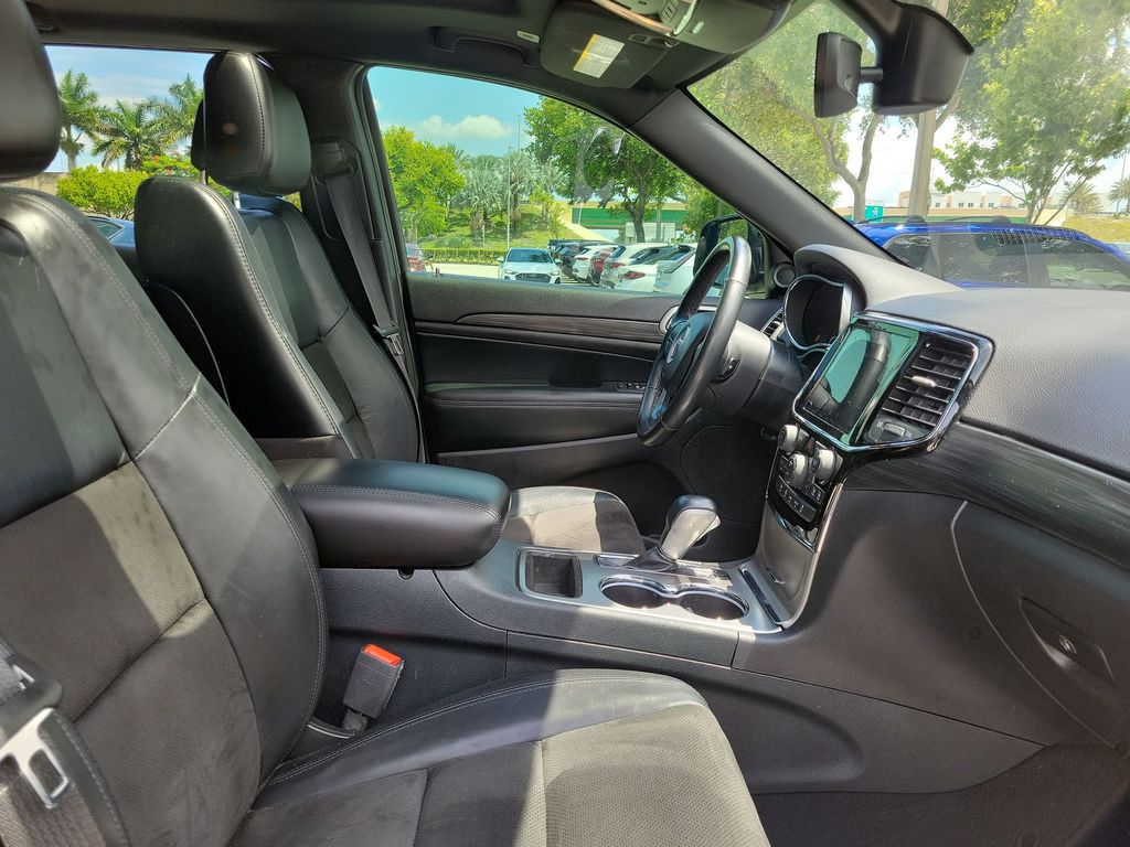 Thumbnail: 2020 Jeep Grand Cherokee - 11
