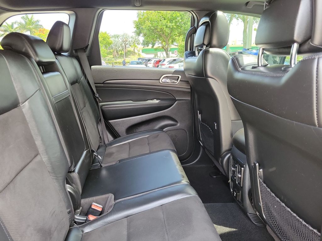 Thumbnail: 2020 Jeep Grand Cherokee - 20