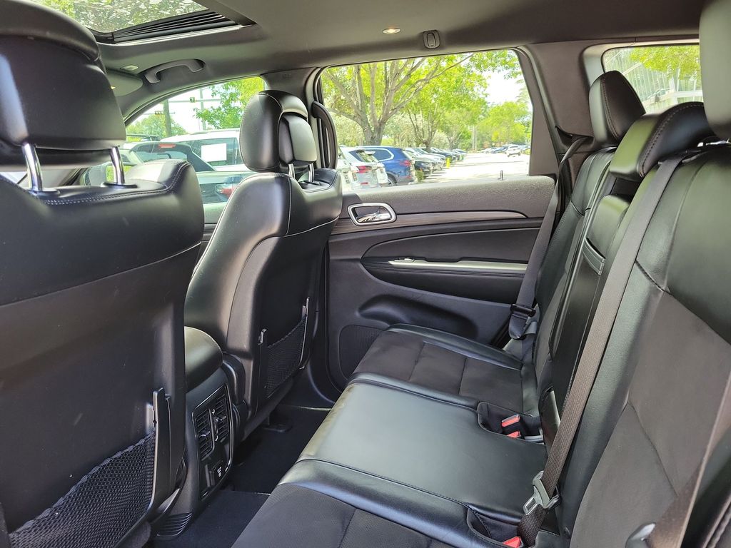Thumbnail: 2020 Jeep Grand Cherokee - 12