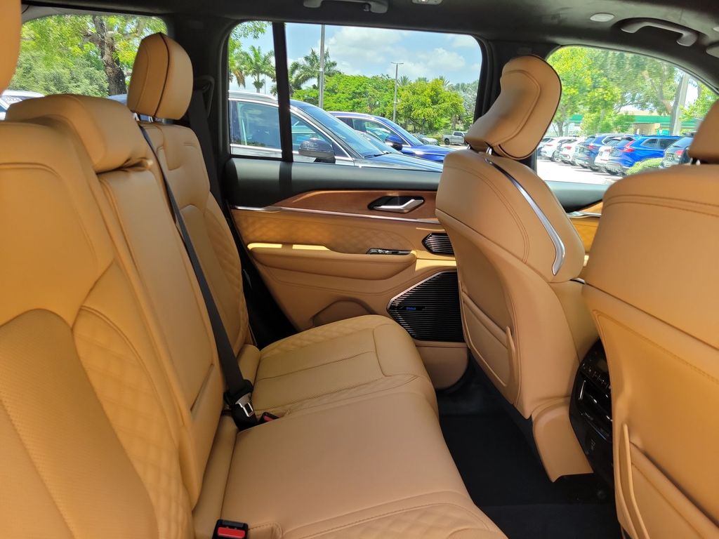 Thumbnail: 2025 Jeep Grand Cherokee - 19