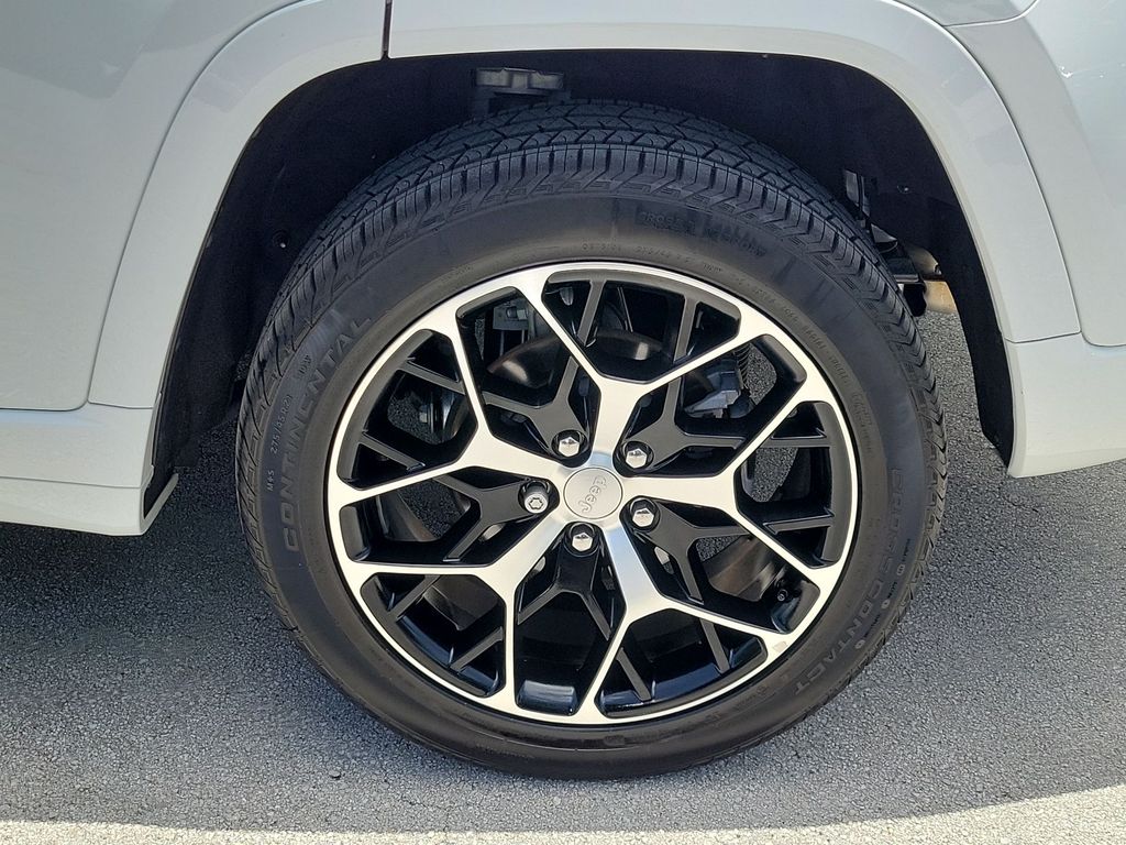 Thumbnail: 2025 Jeep Grand Cherokee - 7