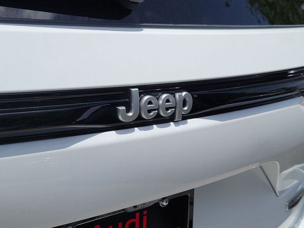 Thumbnail: 2025 Jeep Grand Cherokee - 6