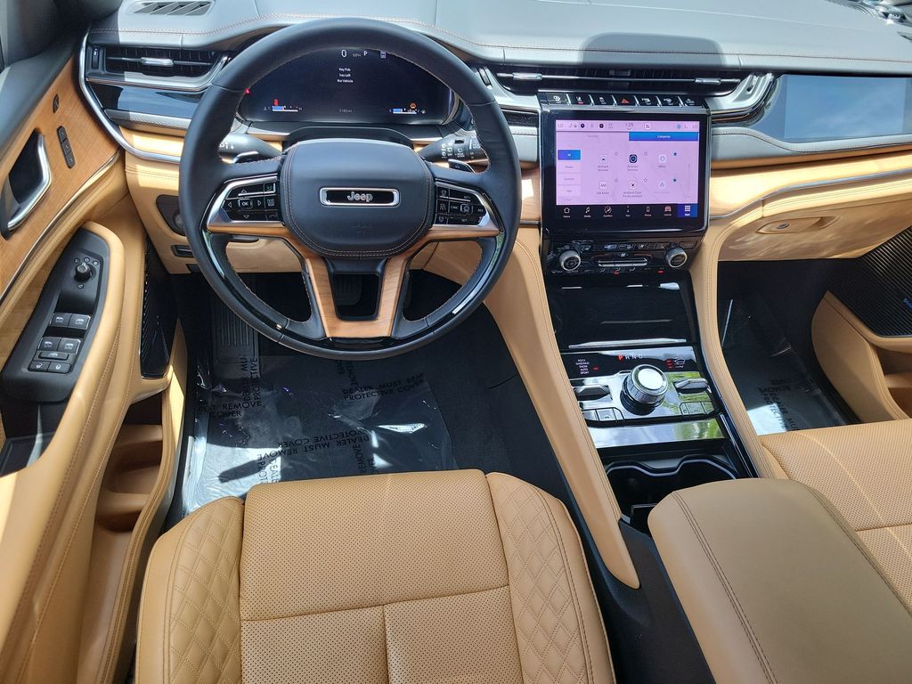 Thumbnail: 2025 Jeep Grand Cherokee - 9