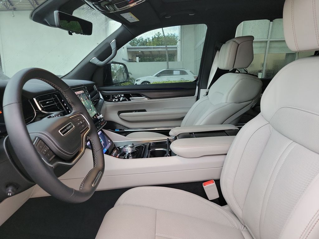 Thumbnail: 2026 Jeep Grand Wagoneer - 11