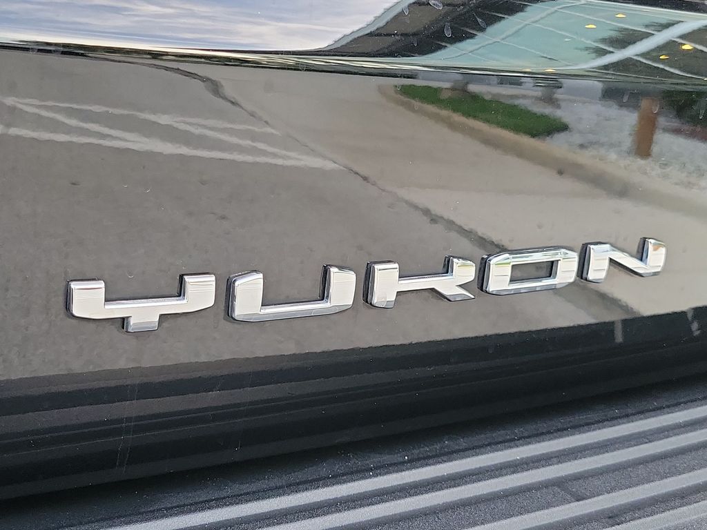 Thumbnail: 2023 GMC Yukon XL - 7