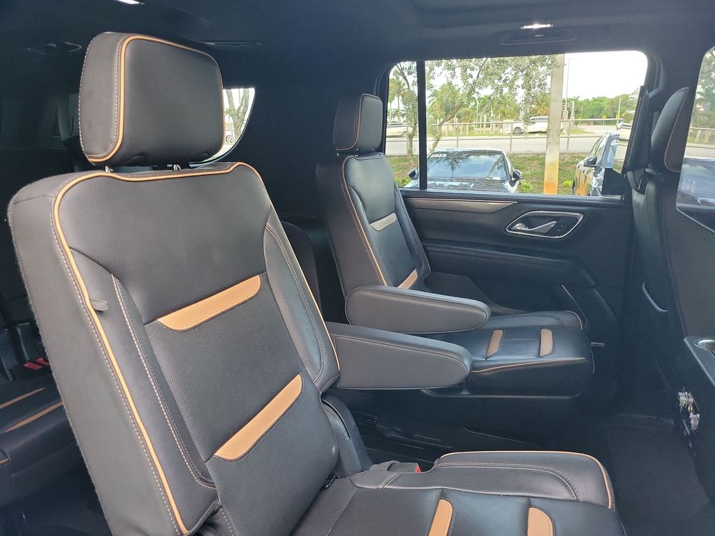 Thumbnail: 2023 GMC Yukon XL - 12