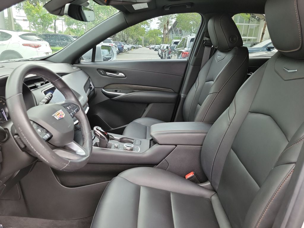 Thumbnail: 2021 Cadillac XT4 - 11