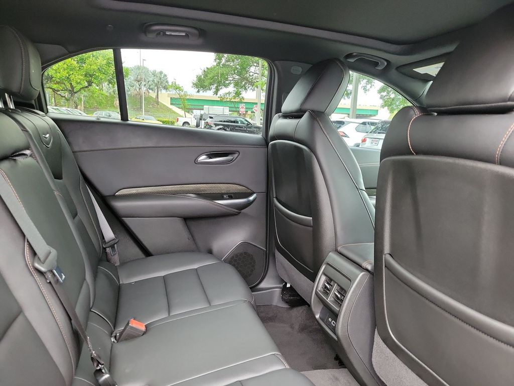 Thumbnail: 2021 Cadillac XT4 - 28