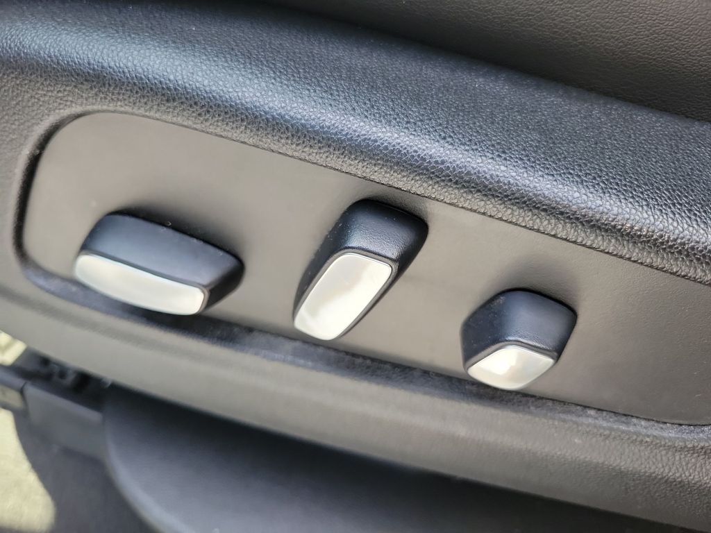 Thumbnail: 2020 Cadillac XT5 - 22