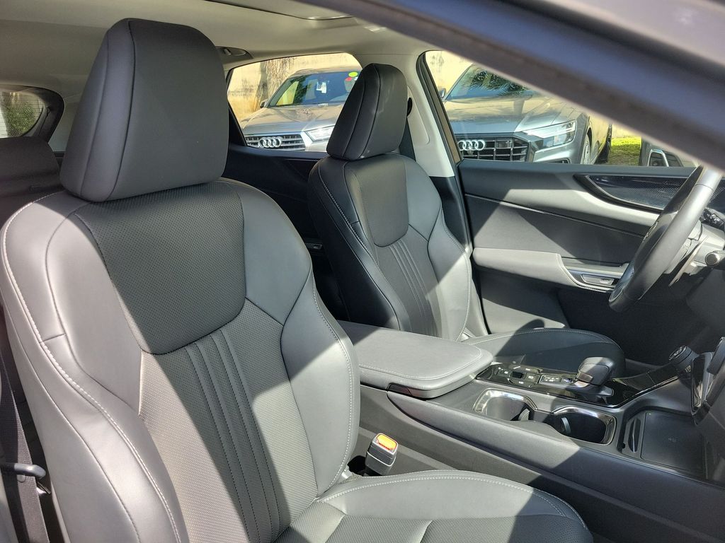Thumbnail: 2025 Lexus ES - 29