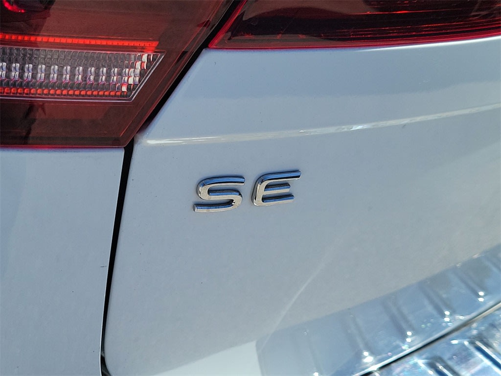 Thumbnail: 2022 Volkswagen Tiguan - 6