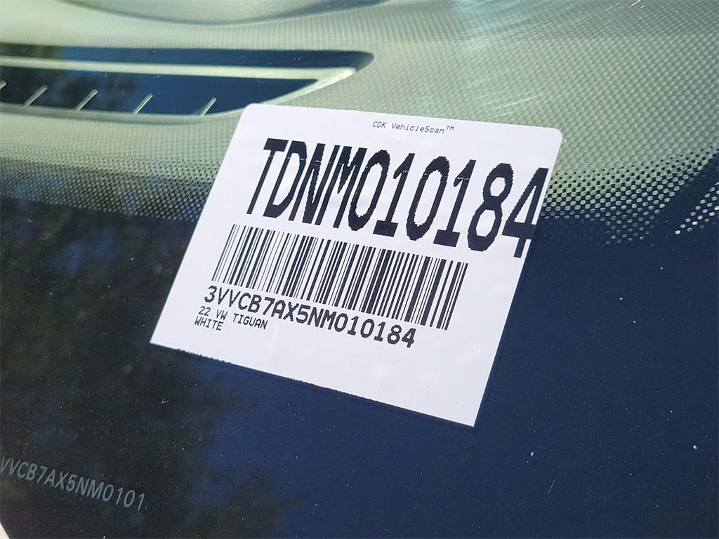 Thumbnail: 2022 Volkswagen Tiguan - 18