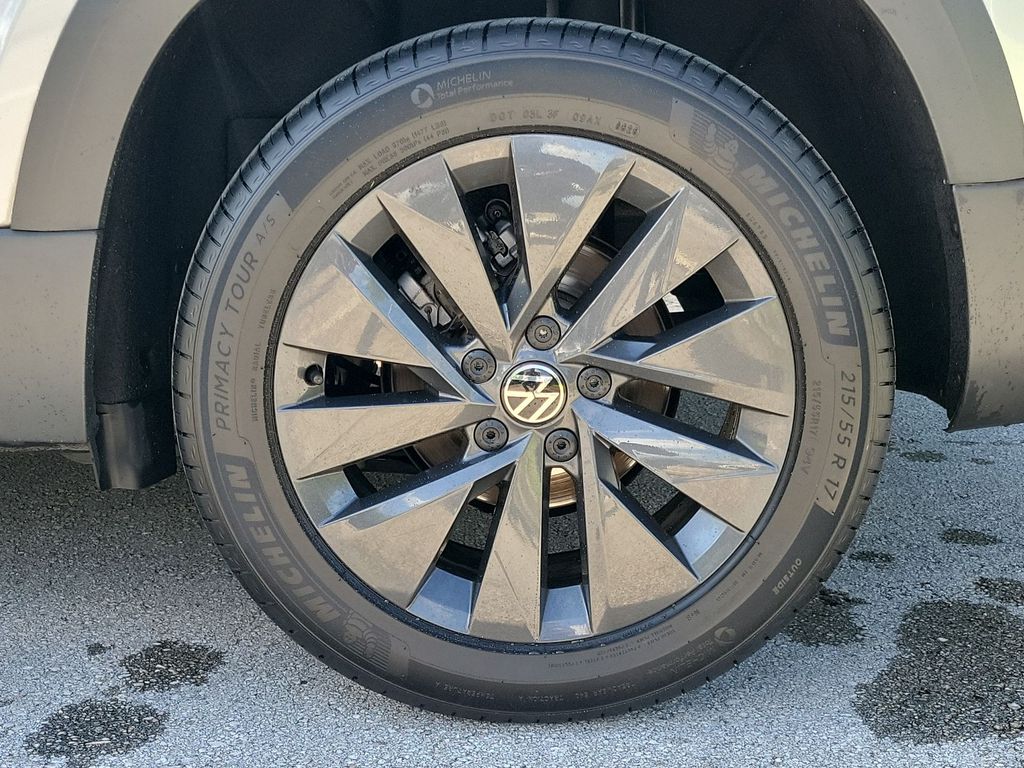 Thumbnail: 2023 Volkswagen Taos - 8