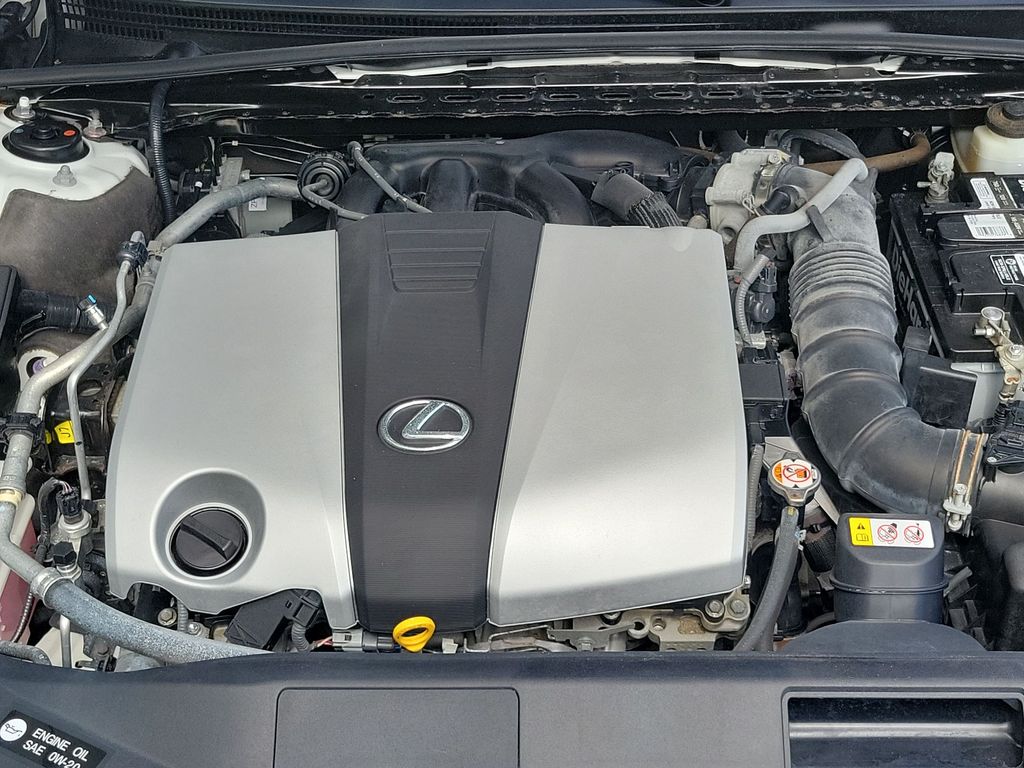 Thumbnail: 2019 Lexus ES - 9