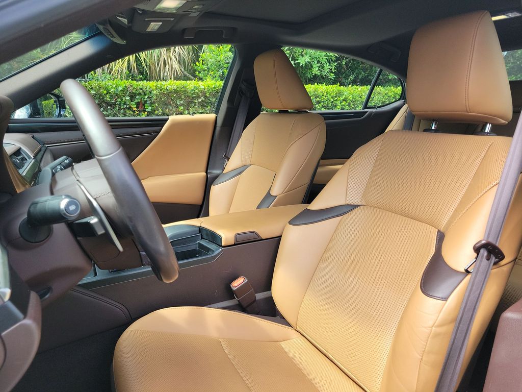 Thumbnail: 2019 Lexus ES - 11