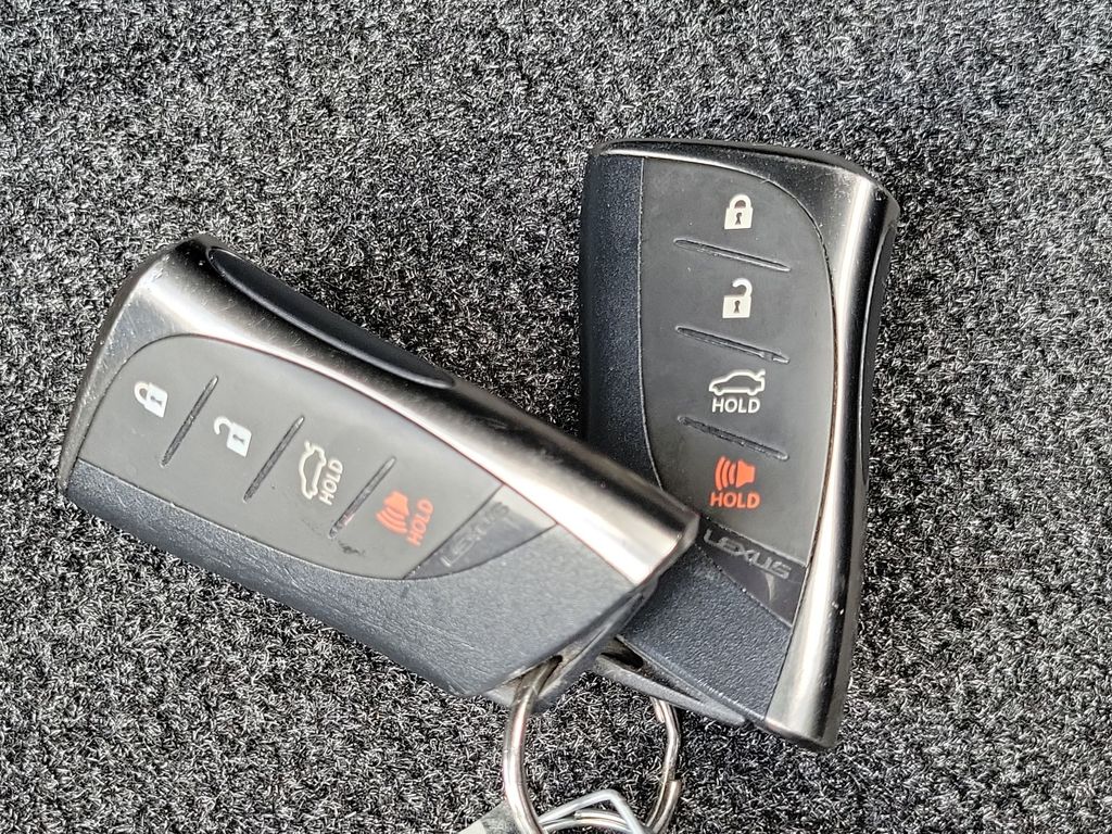 Thumbnail: 2019 Lexus ES - 19