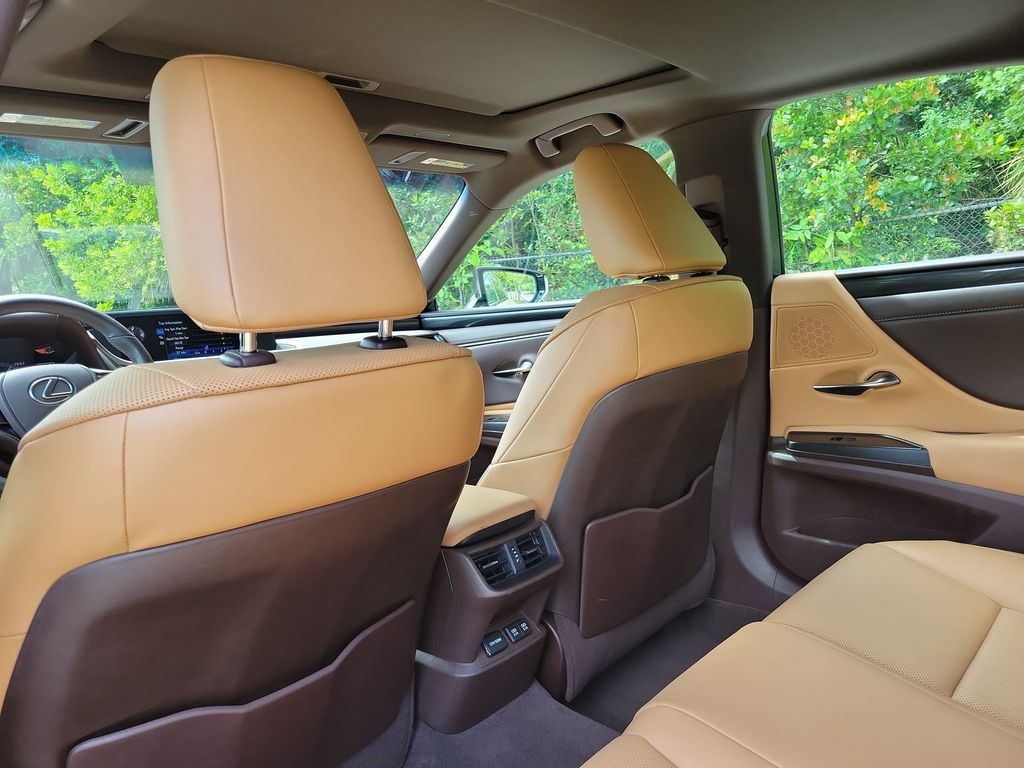 Thumbnail: 2019 Lexus ES - 13