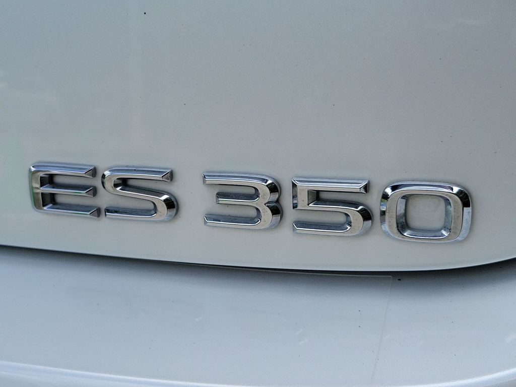 Thumbnail: 2019 Lexus ES - 7