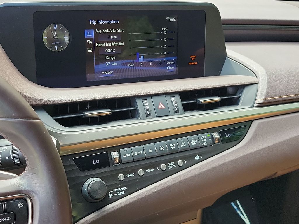Thumbnail: 2019 Lexus ES - 15
