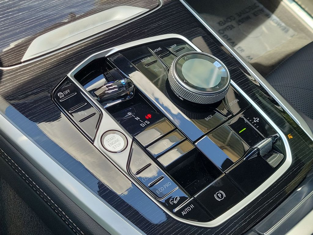 Thumbnail: 2025 BMW X5 - 28