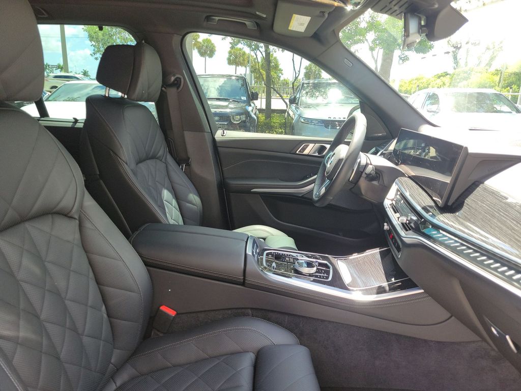 Thumbnail: 2025 BMW X5 - 12