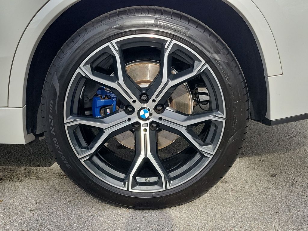 Thumbnail: 2022 BMW X5 - 8