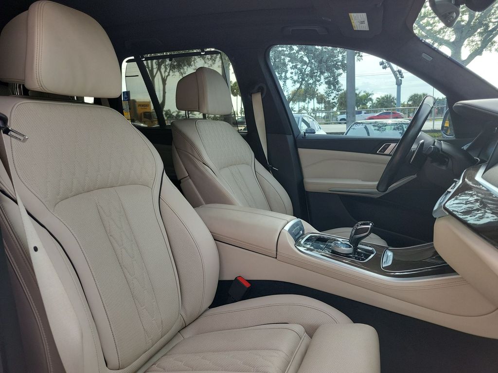 Thumbnail: 2022 BMW X5 - 12