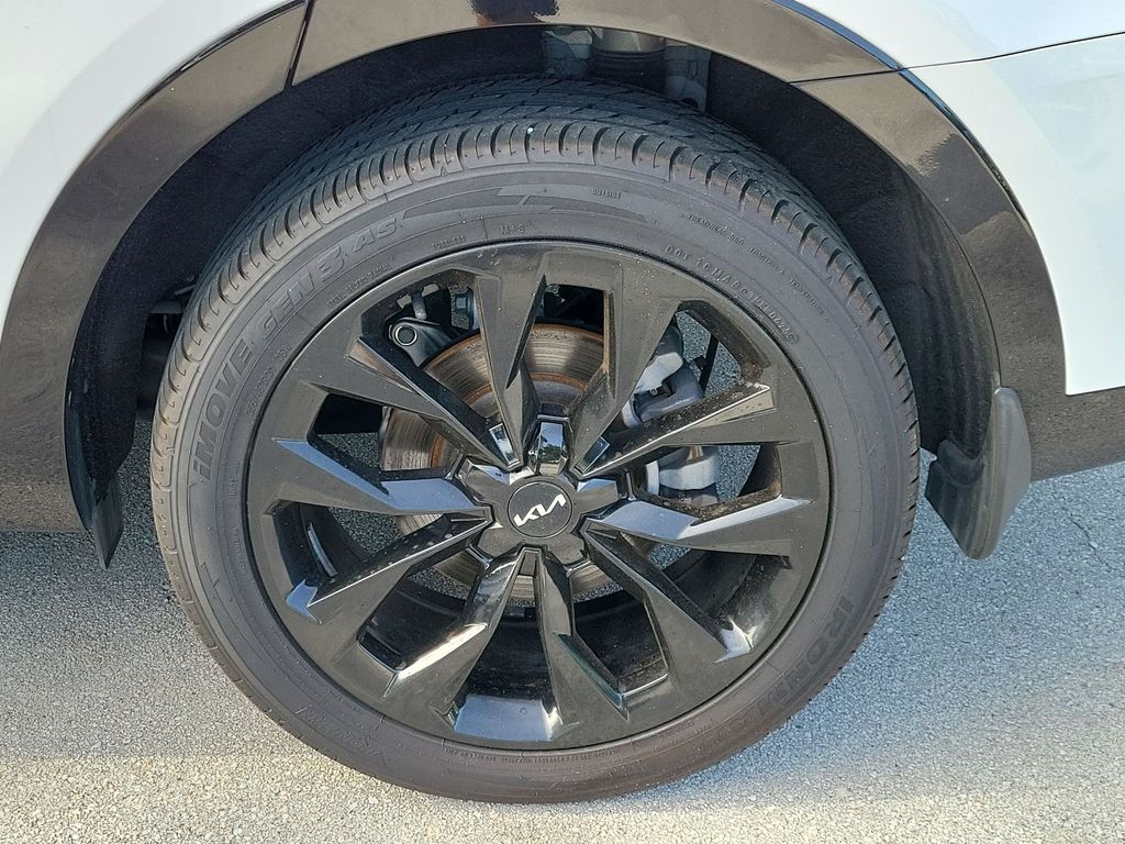 Thumbnail: 2022 Kia Sorento - 8