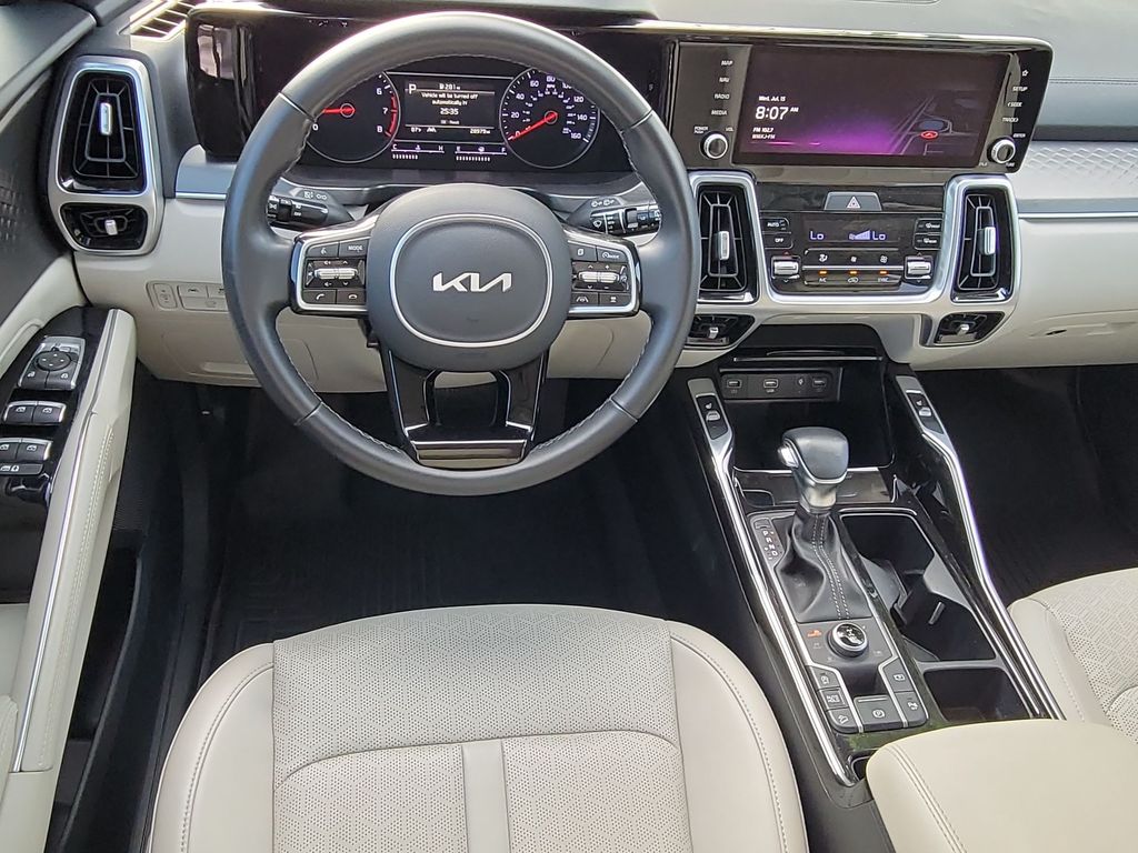 Thumbnail: 2022 Kia Sorento - 10