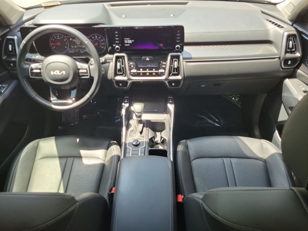 Thumbnail: 2023 Kia Sorento - 10
