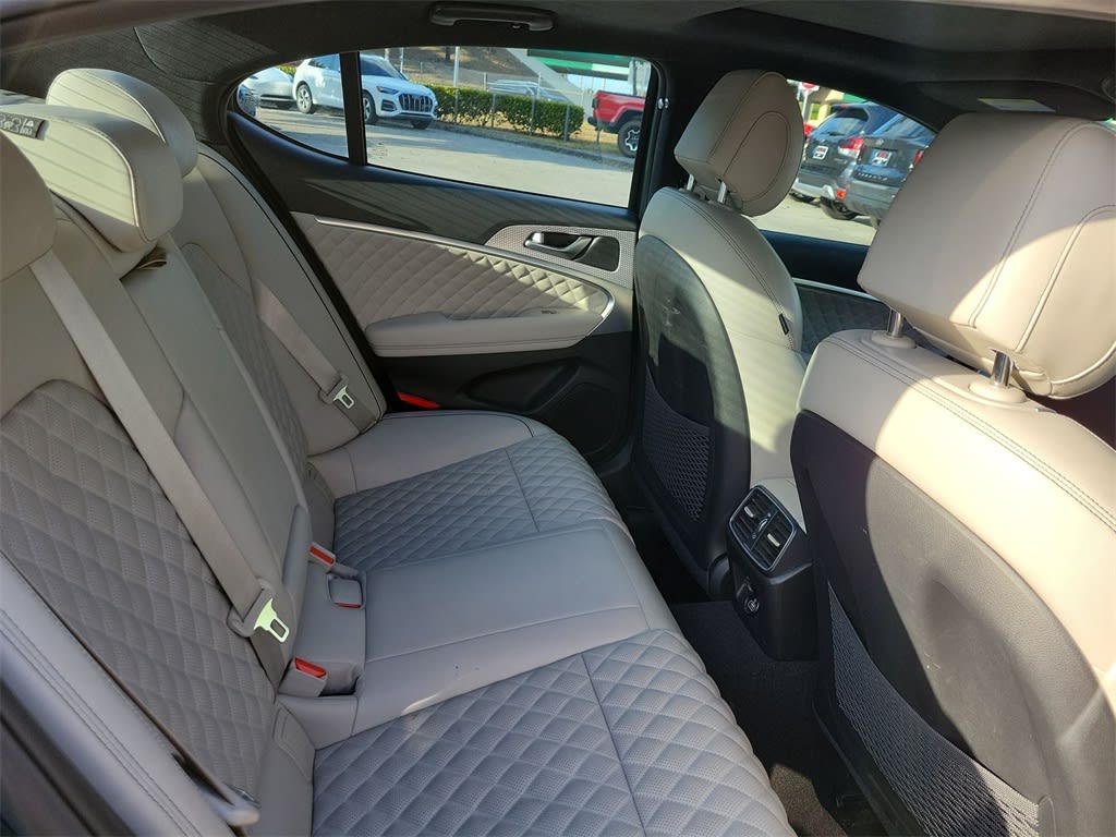 Thumbnail: 2023 Genesis G70 - 27