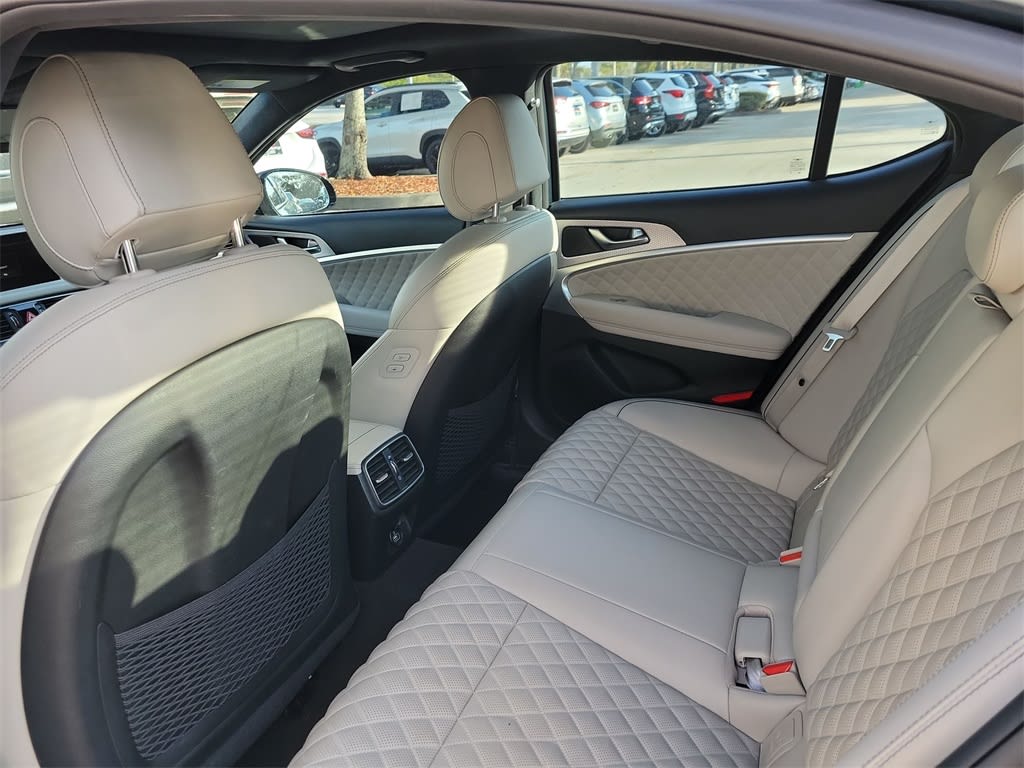 Thumbnail: 2023 Genesis G70 - 13