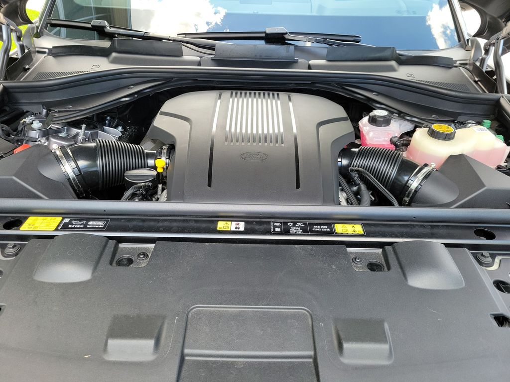 Thumbnail: 2025 Land Rover Range Rover Sport - 9