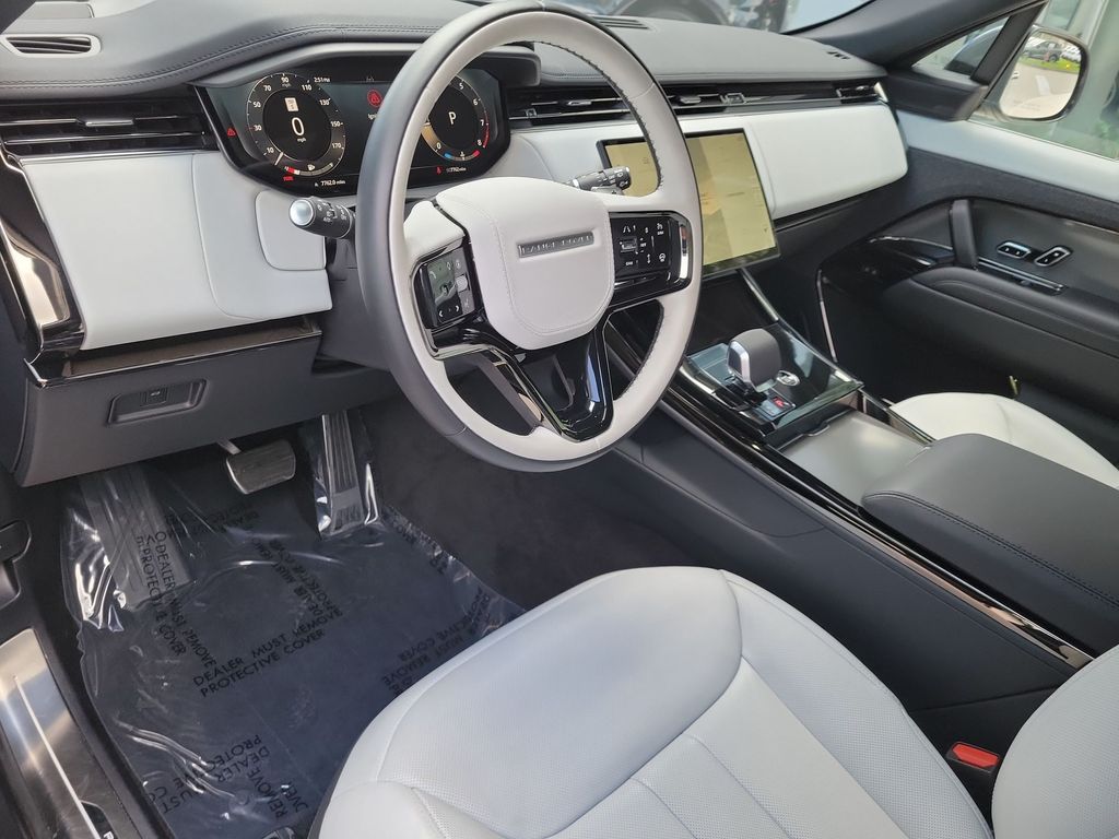 Thumbnail: 2025 Land Rover Range Rover Sport - 2