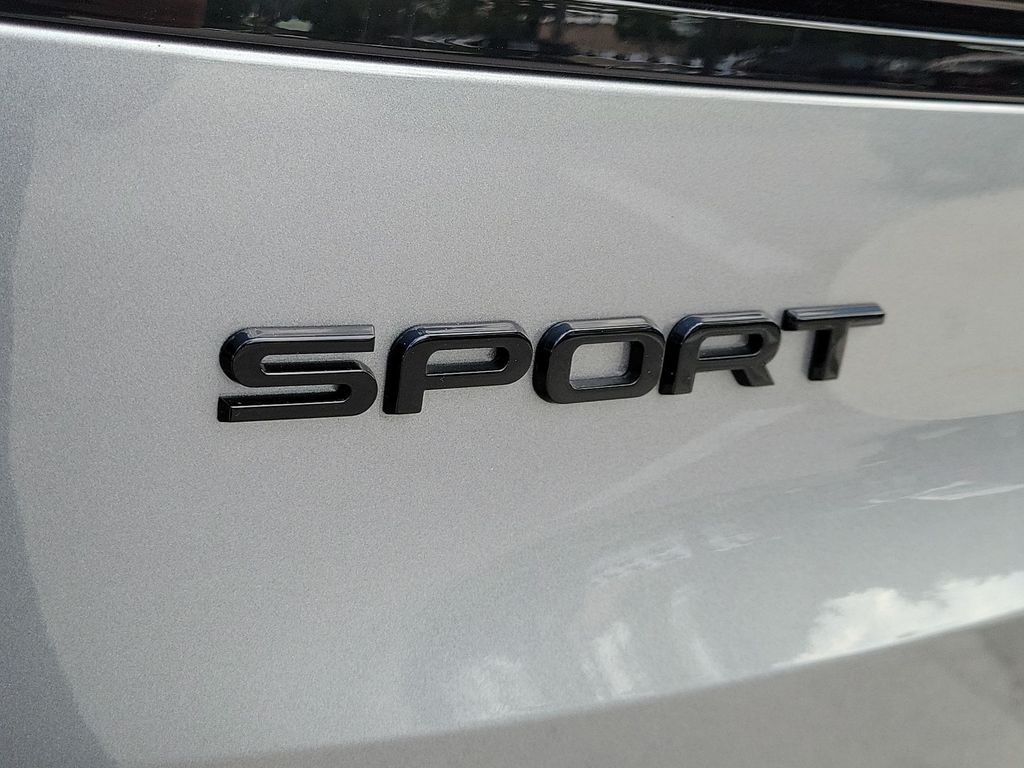 Thumbnail: 2025 Land Rover Range Rover Sport - 7