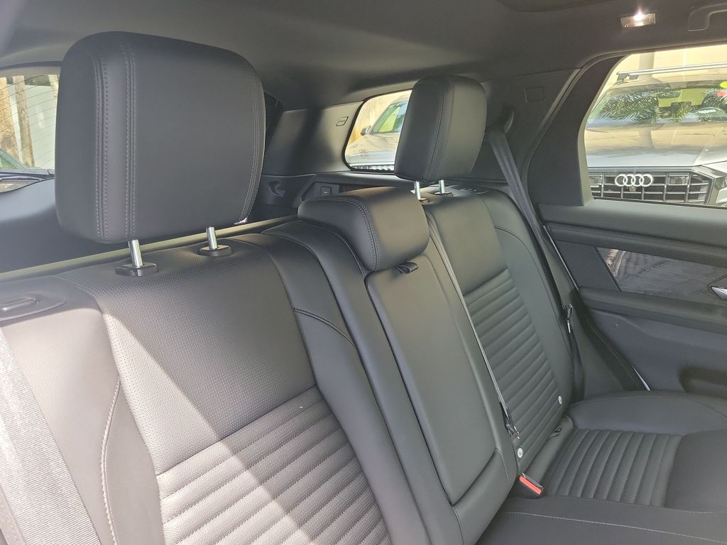 Thumbnail: 2023 Land Rover Discovery Sport - 29