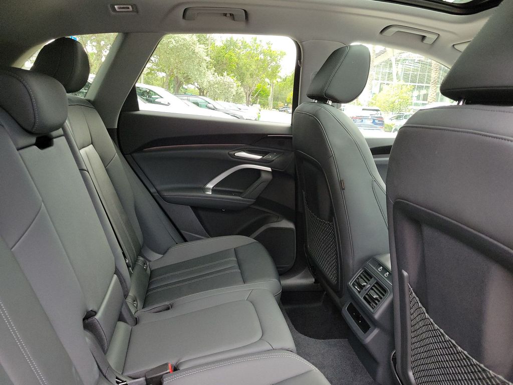 Thumbnail: 2025 Audi Q5 - 20