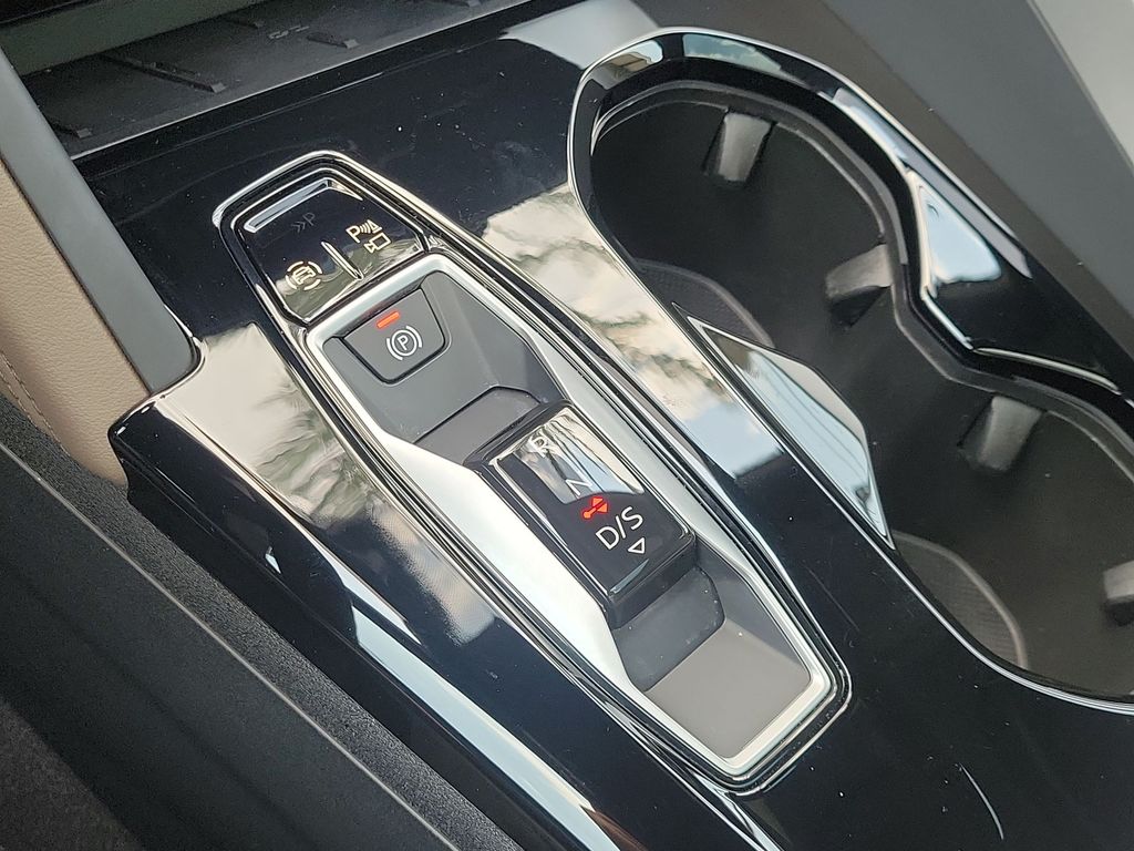 Thumbnail: 2025 Audi Q5 - 16