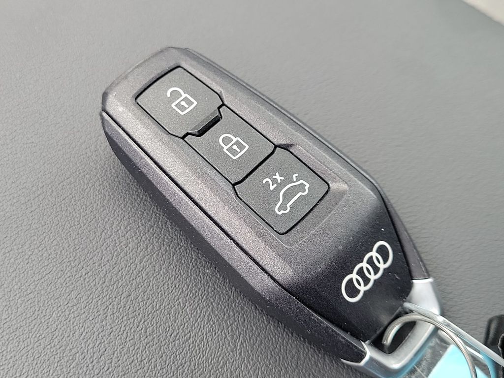 Thumbnail: 2025 Audi Q5 - 18