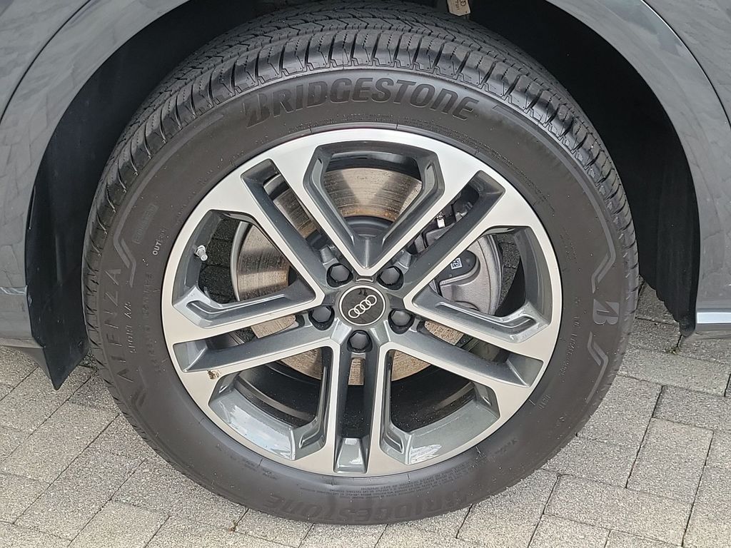 Thumbnail: 2025 Audi Q5 - 8