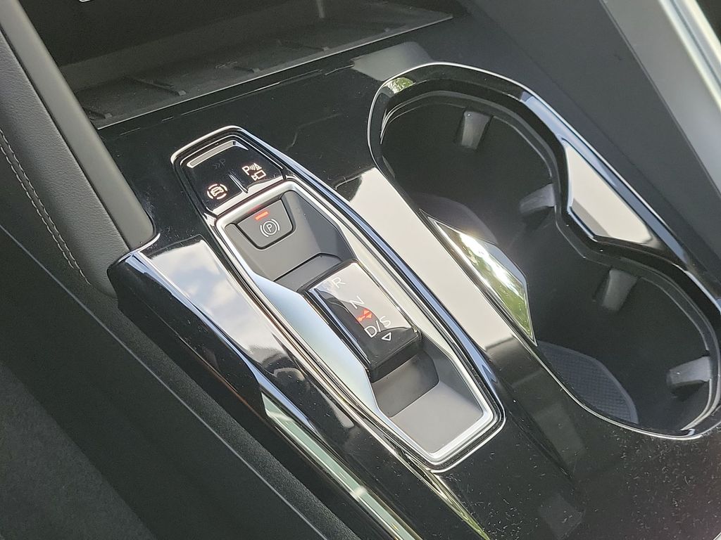 Thumbnail: 2025 Audi Q5 - 15