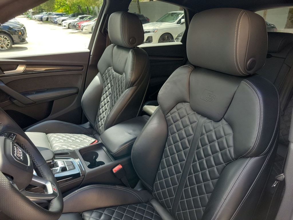 Thumbnail: 2023 Audi SQ5 - 11