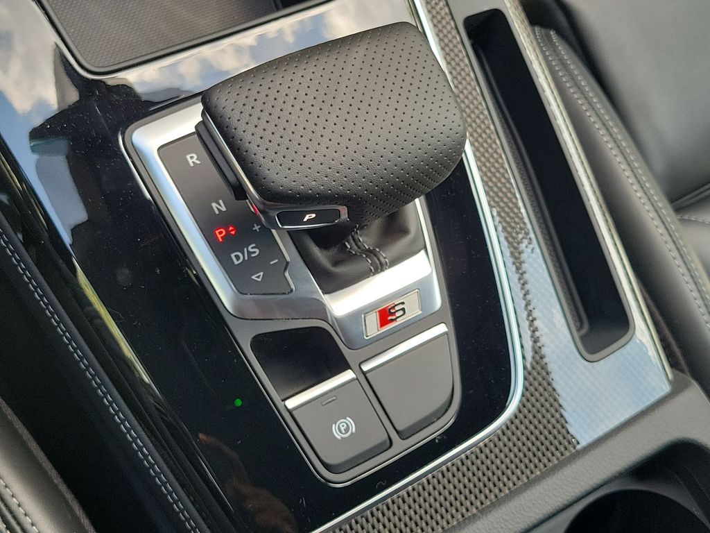 Thumbnail: 2023 Audi SQ5 - 16