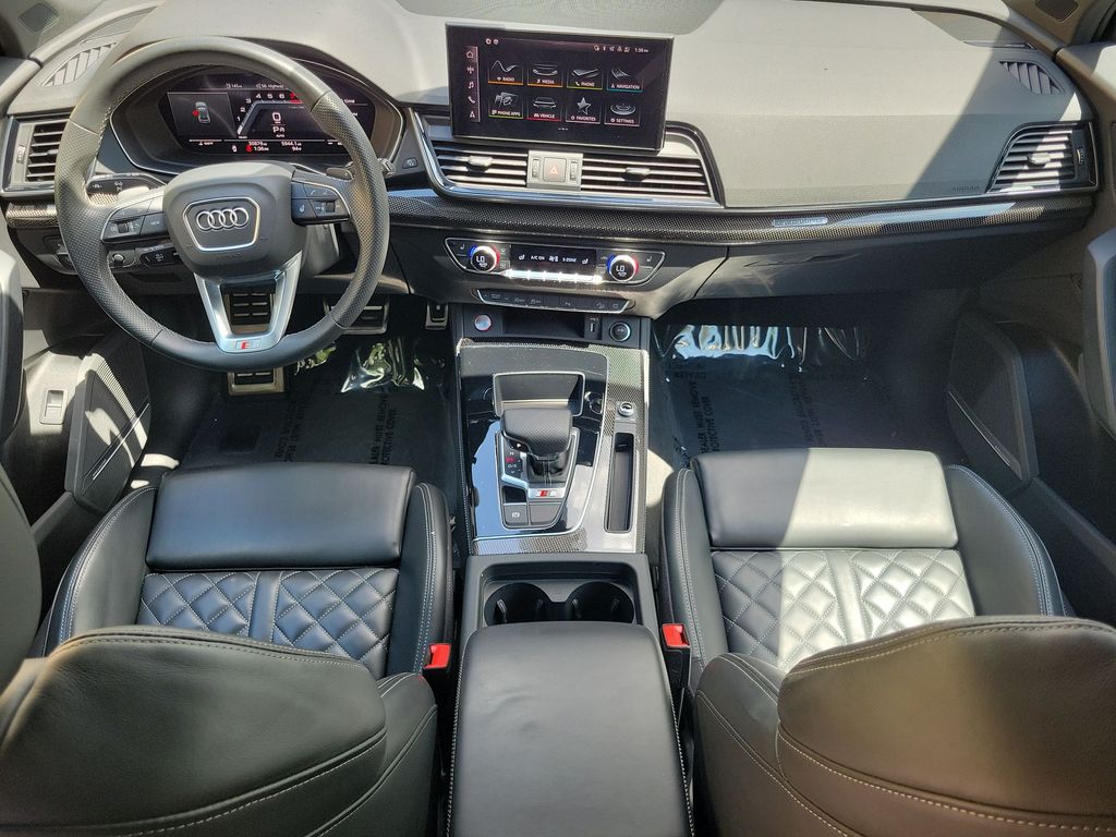 Thumbnail: 2023 Audi SQ5 - 10