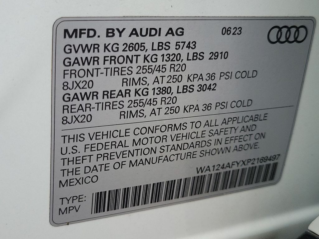 Thumbnail: 2023 Audi SQ5 - 20