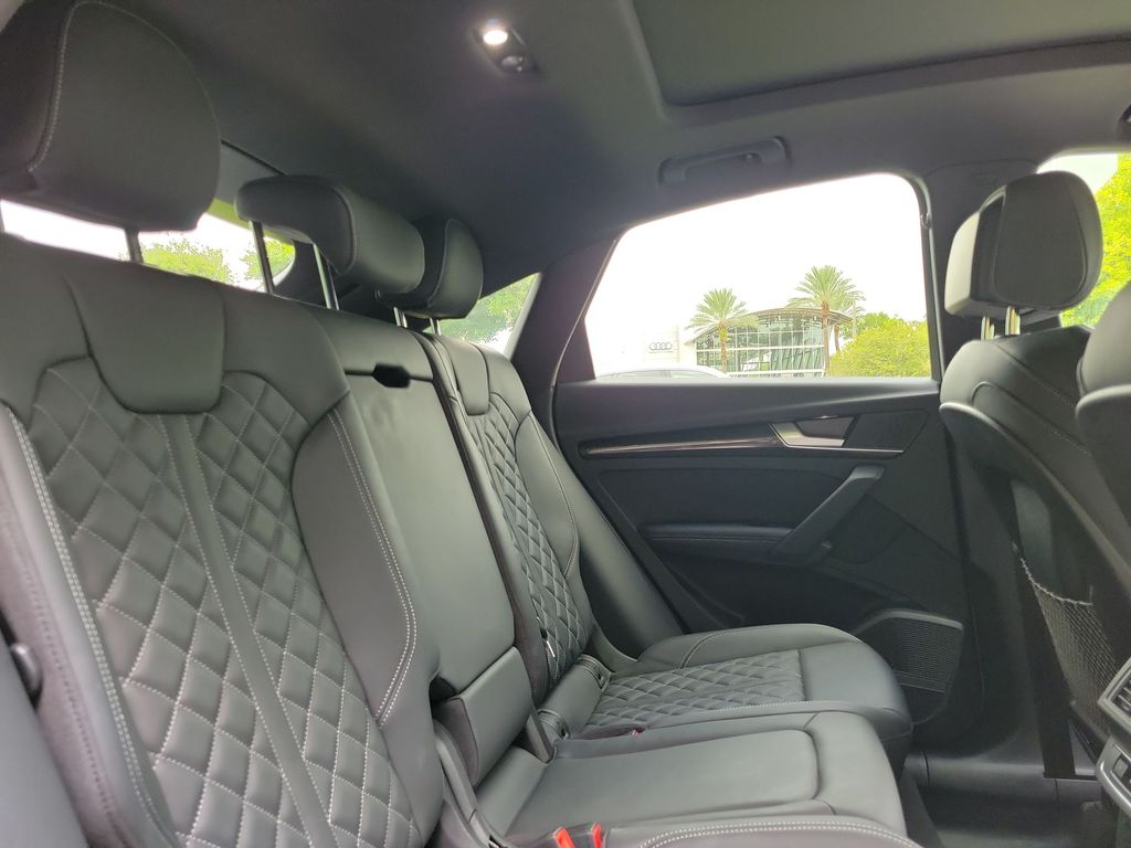 Thumbnail: 2023 Audi SQ5 - 29