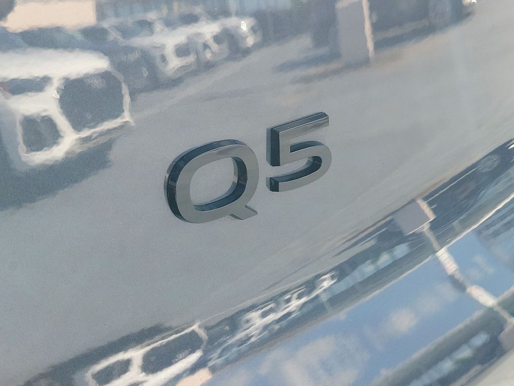 Thumbnail: 2025 Audi Q5 - 7