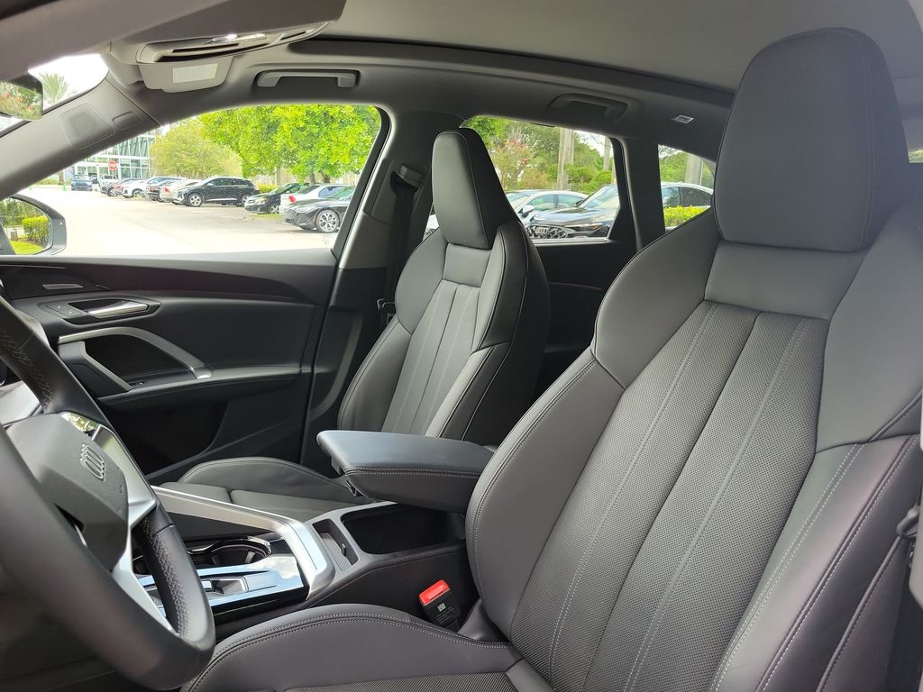 Thumbnail: 2025 Audi Q5 - 11
