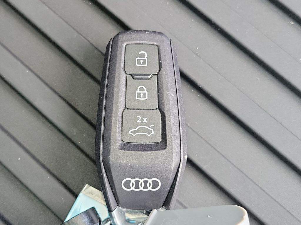 Thumbnail: 2025 Audi Q5 - 19
