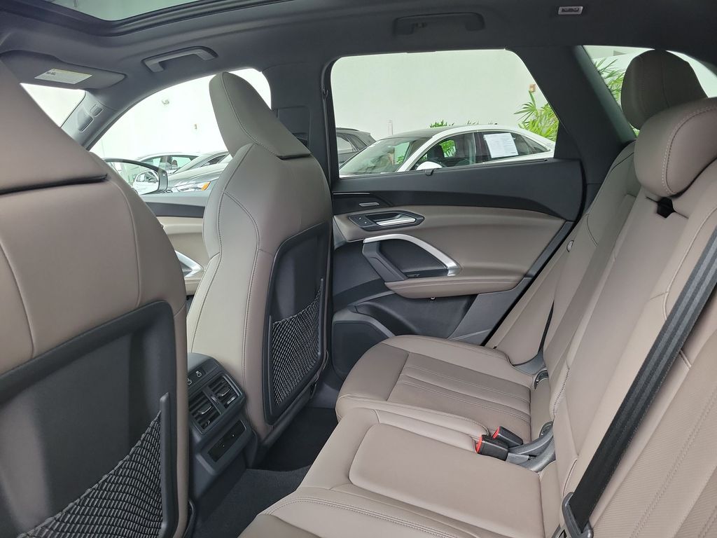 Thumbnail: 2025 Audi Q5 - 12